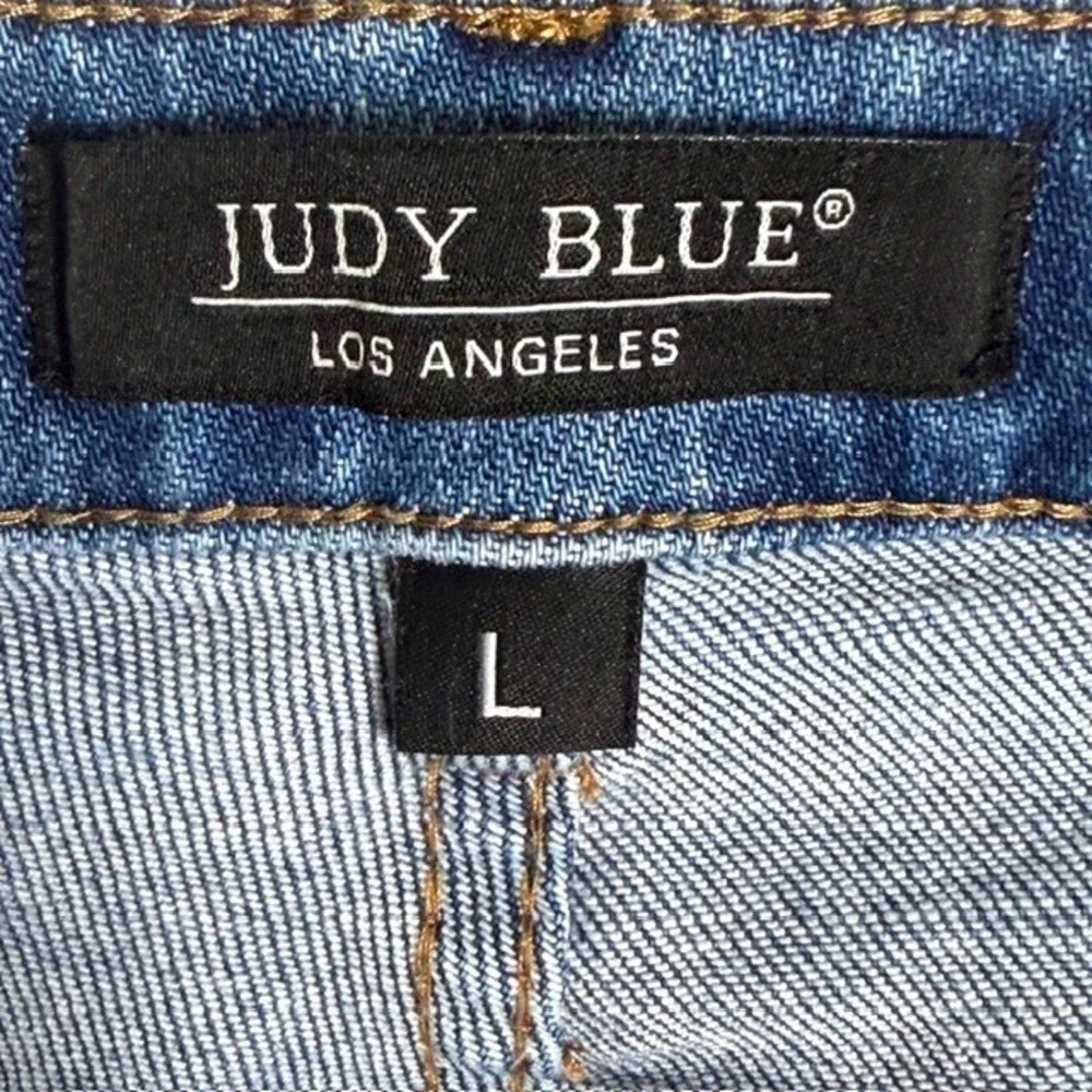 Judy Blue Distressed Denim Shorts Blue Medium Wash Cuffed Pink Tint Womens Large